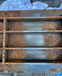 鉄蓋の錆だけ除去して健全度調査をせよ！